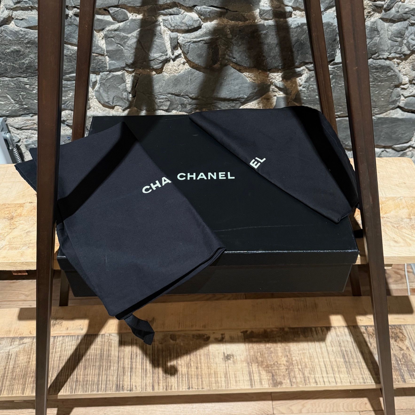 Chanel Chanel 2018 Grey Leather Chain CC Logo Flat Ankle Boots Size US 11.5 / IT 41.5 - 14 Thumbnail