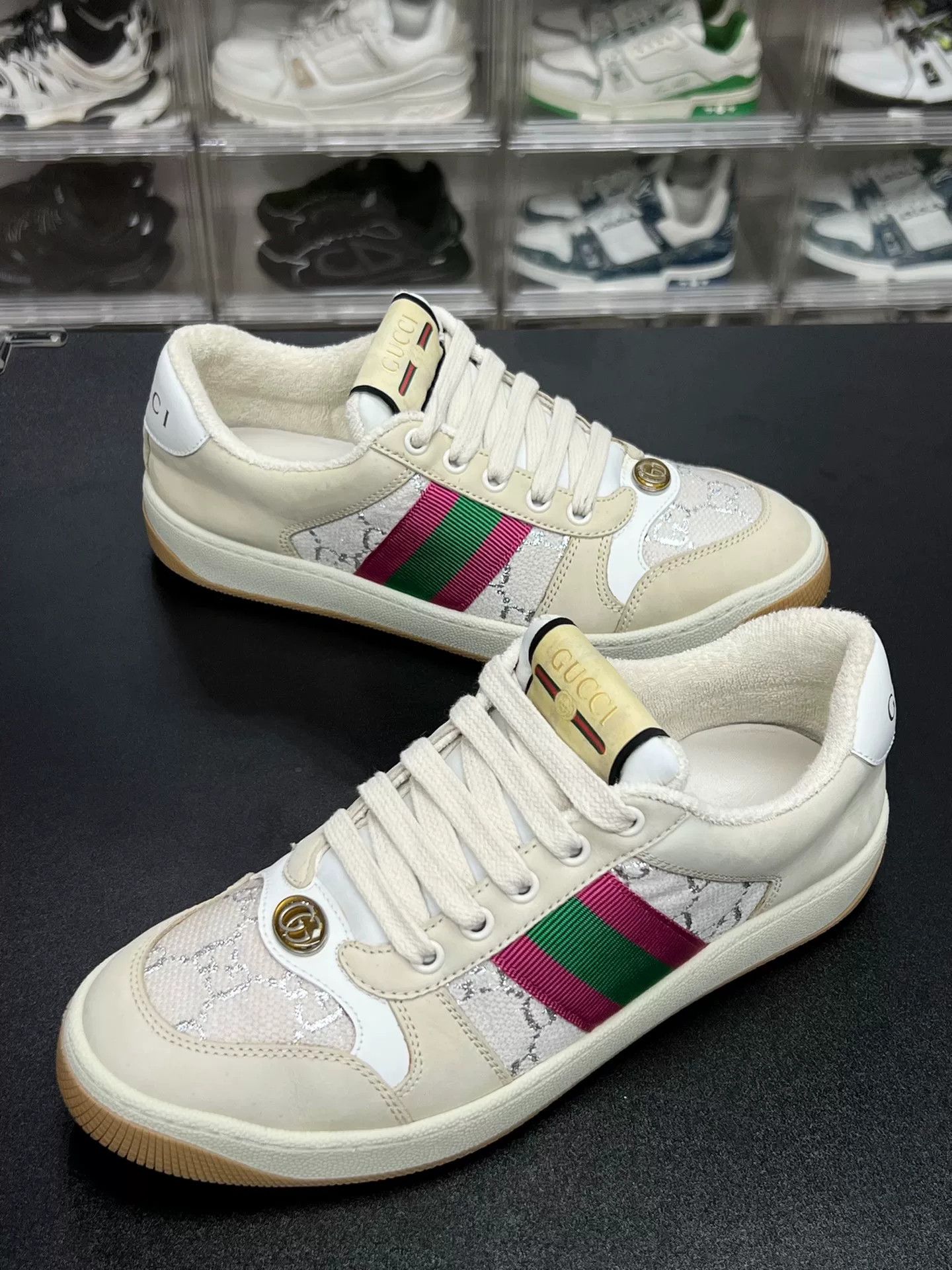 Gucci Gucci Beige Lowtop Sneakers us_7 Women Size US 7 / IT 37 - 1 Thumbnail