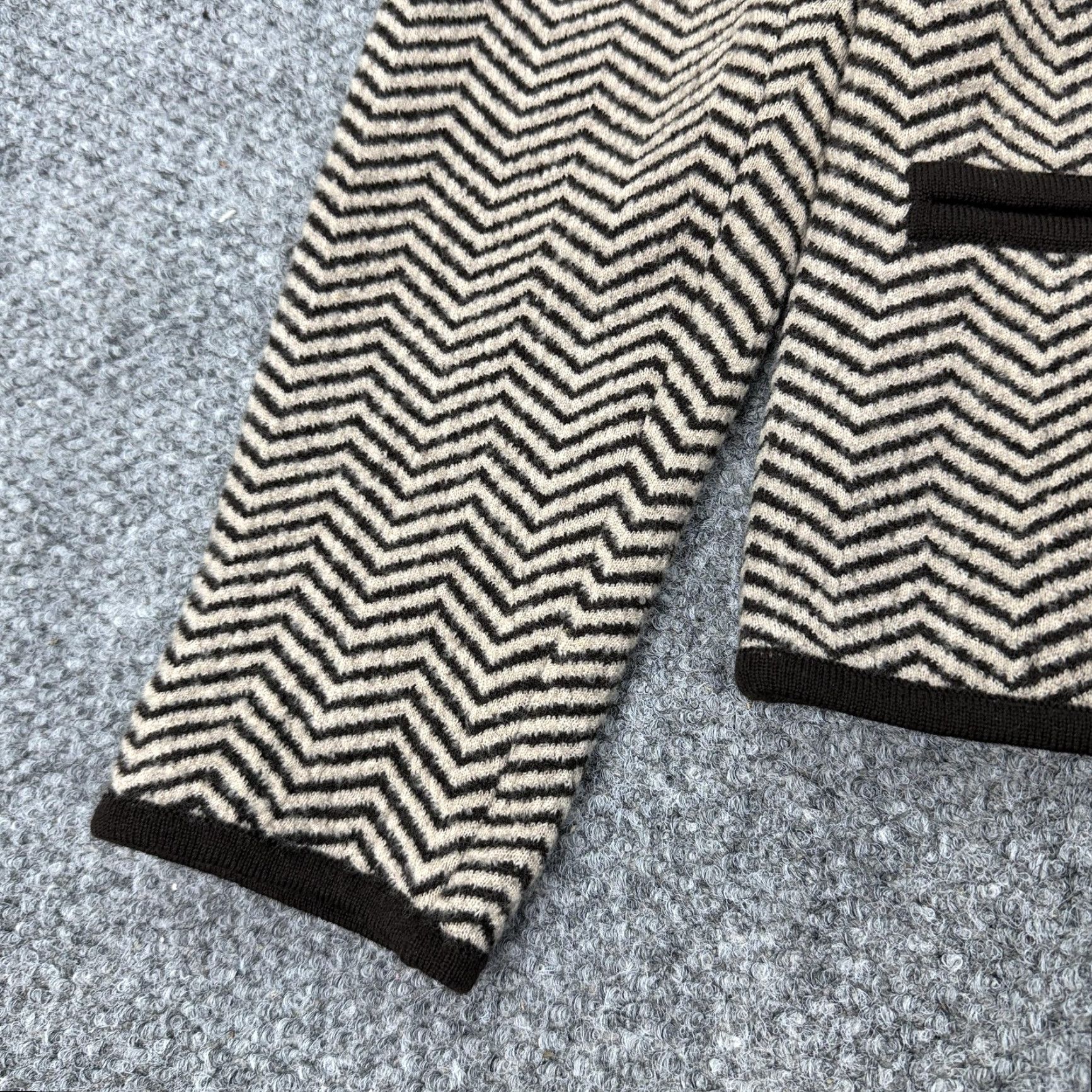 Jones New York Jones New York Jacket Women Small Black Merino Wool Zip Front Chevron Herringbone Knit Pockets Long Sleeve Collared Womens Size S / US 4 / IT 40 - 6 Thumbnail