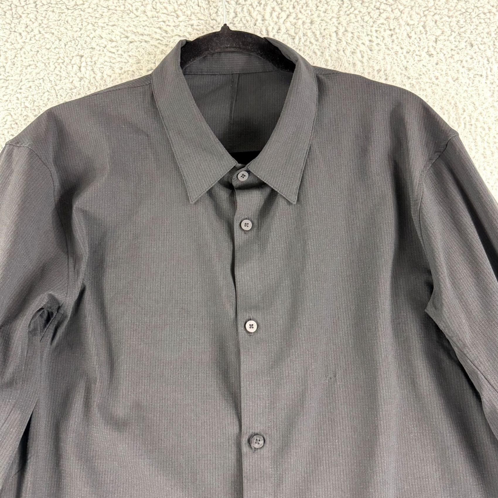 Lululemon Lululemon Shirt Size XL Black Button-Up Long Sleeve Stretch Casual Business Mens Size US XL / EU 56 / 4 - 3 Thumbnail
