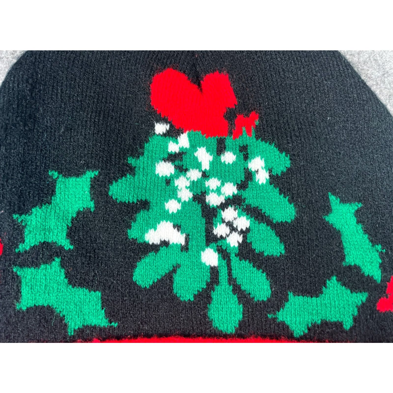 Vintage Kiss This Mistletoe Beanie Toque Adult One Size Black Red Green Knit Acrylic Size ONE SIZE - 3 Thumbnail