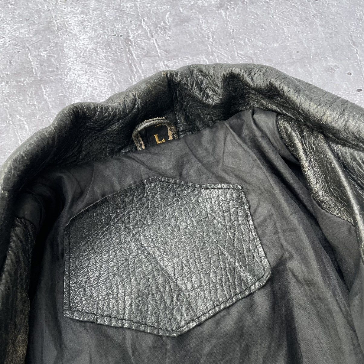 Vintage 🔥very rare🔥80s j-31 vintage leather jacket with iron buttons Size US L / EU 52-54 / 3 - 13 Thumbnail