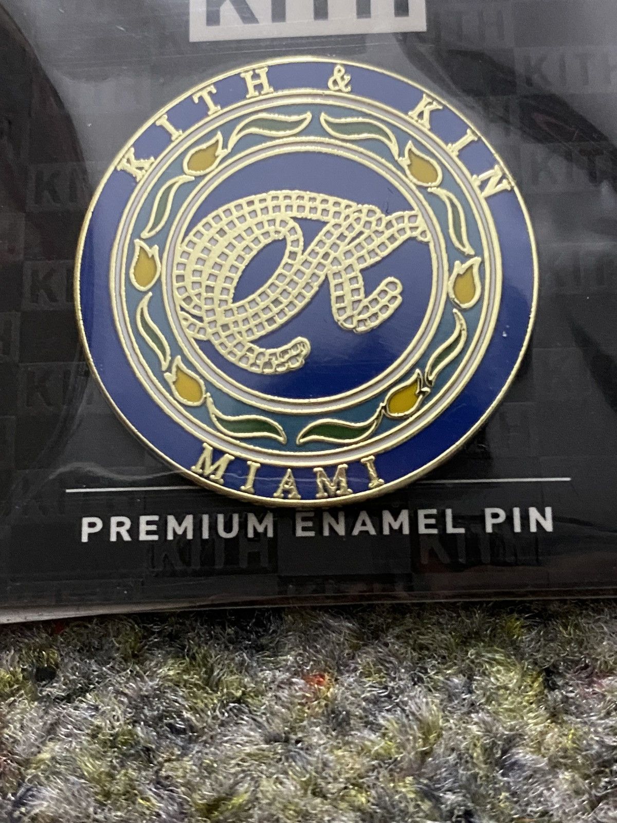 Kith Kith x Miami Mosaic Pin Size ONE SIZE - 2 Thumbnail
