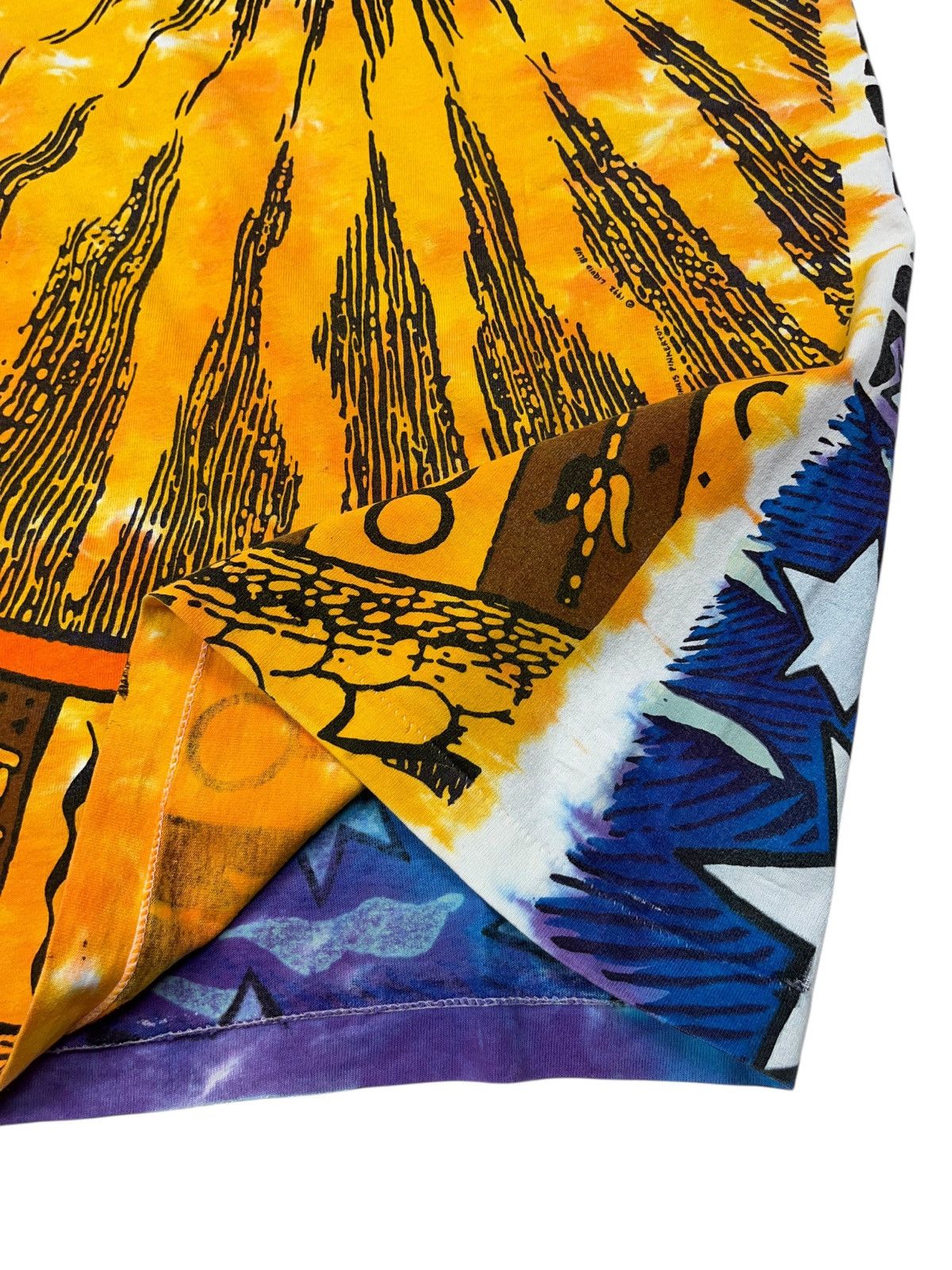 Liquid Blue Vintage 1992 Liquid Blue Sun/Moon All Over Print T-shirt Size US XL / EU 56 / 4 - 7 Thumbnail