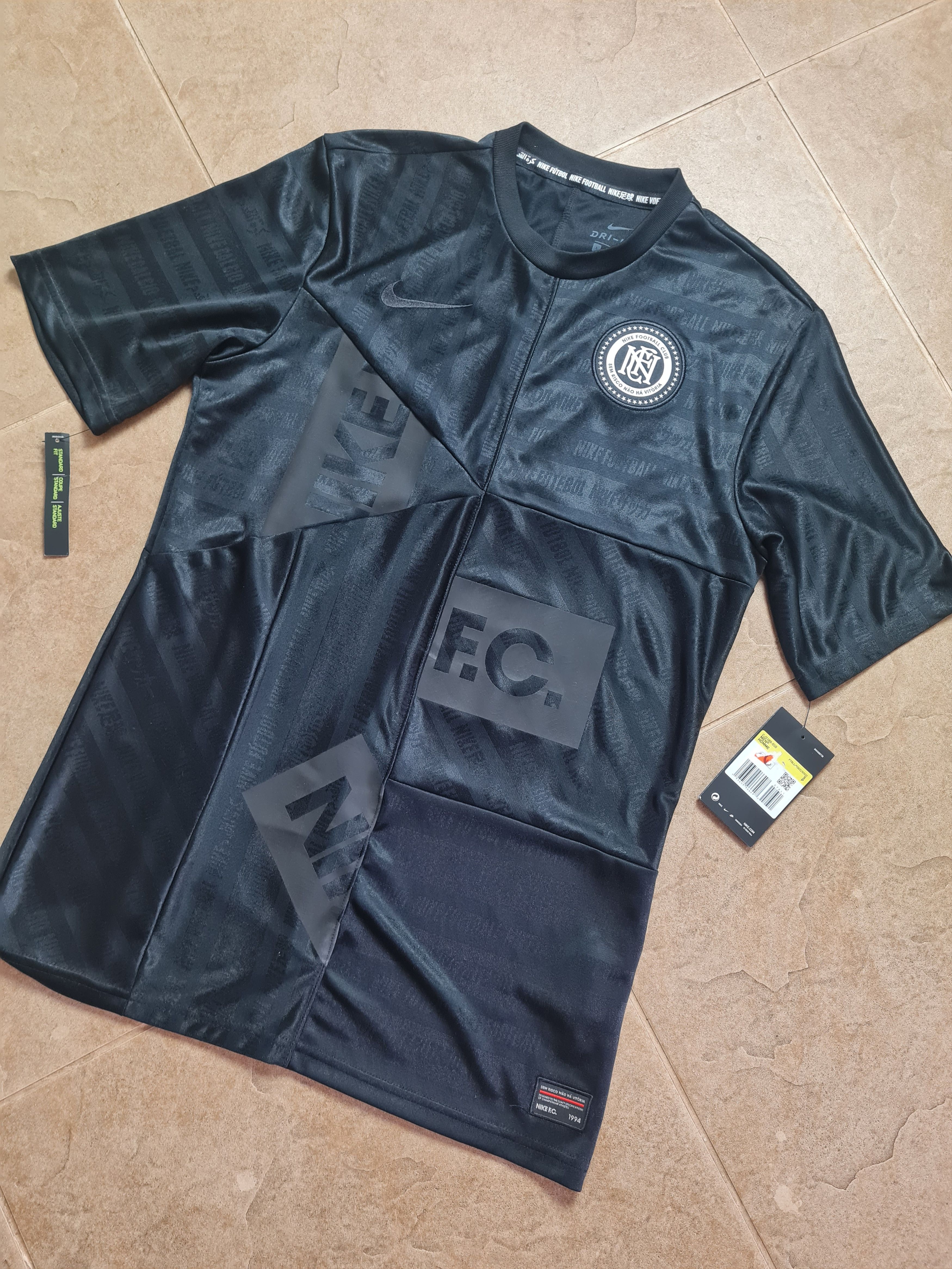 Nike T-shitrs Men’s FC Nike Football Club soccer foootball Jersey Size US S / EU 44-46 / 1 - 19 Thumbnail