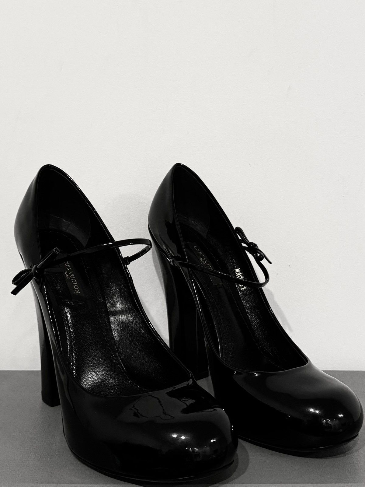 Louis Vuitton Runway Louis Vuitton By Marc Jacobs Fall 2011 heels Size US 8.5 / IT 38.5 - 10 Thumbnail