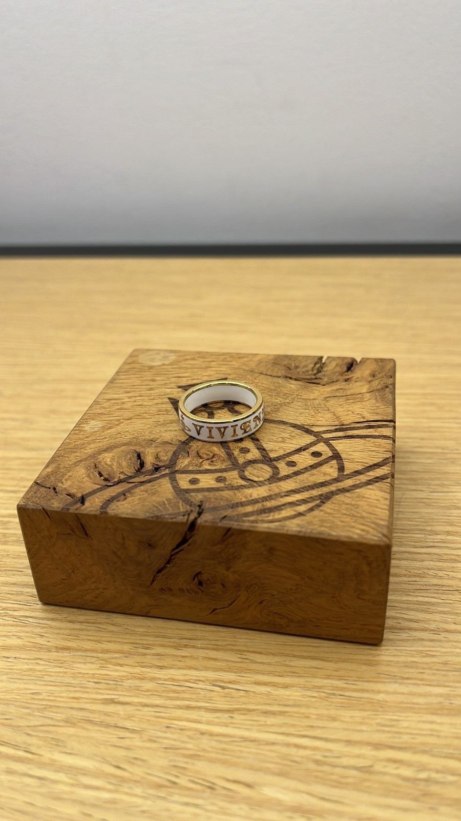Vivienne Westwood o1f1d3z1025 Size: OS / Conduit Street Ring in Gold / White Size ONE SIZE - 1 Thumbnail