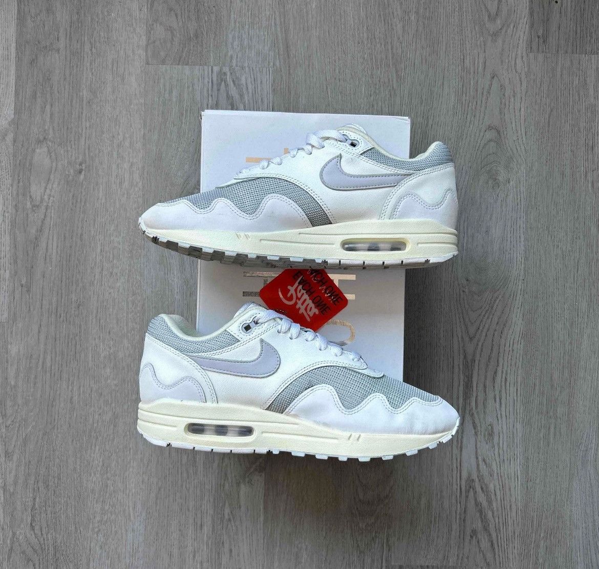 Nike × Patta Size 9 - Nike Patta Air Max 1 Waves White Pure Platinum Size US 9 / EU 42 - 2 Thumbnail