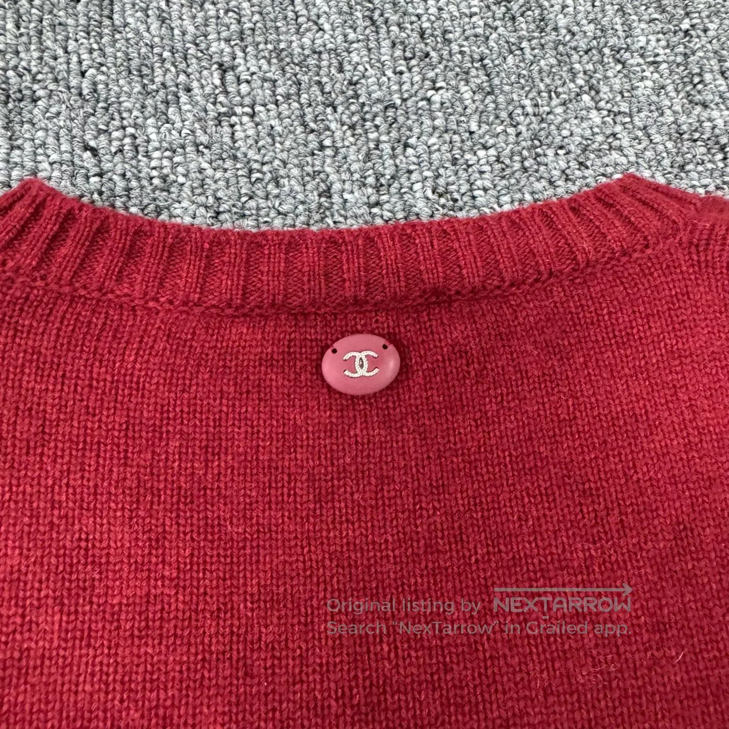 Chanel Chanel Red double-C V-neck knit top| Size S / US 4 / IT 40 - 5 Thumbnail
