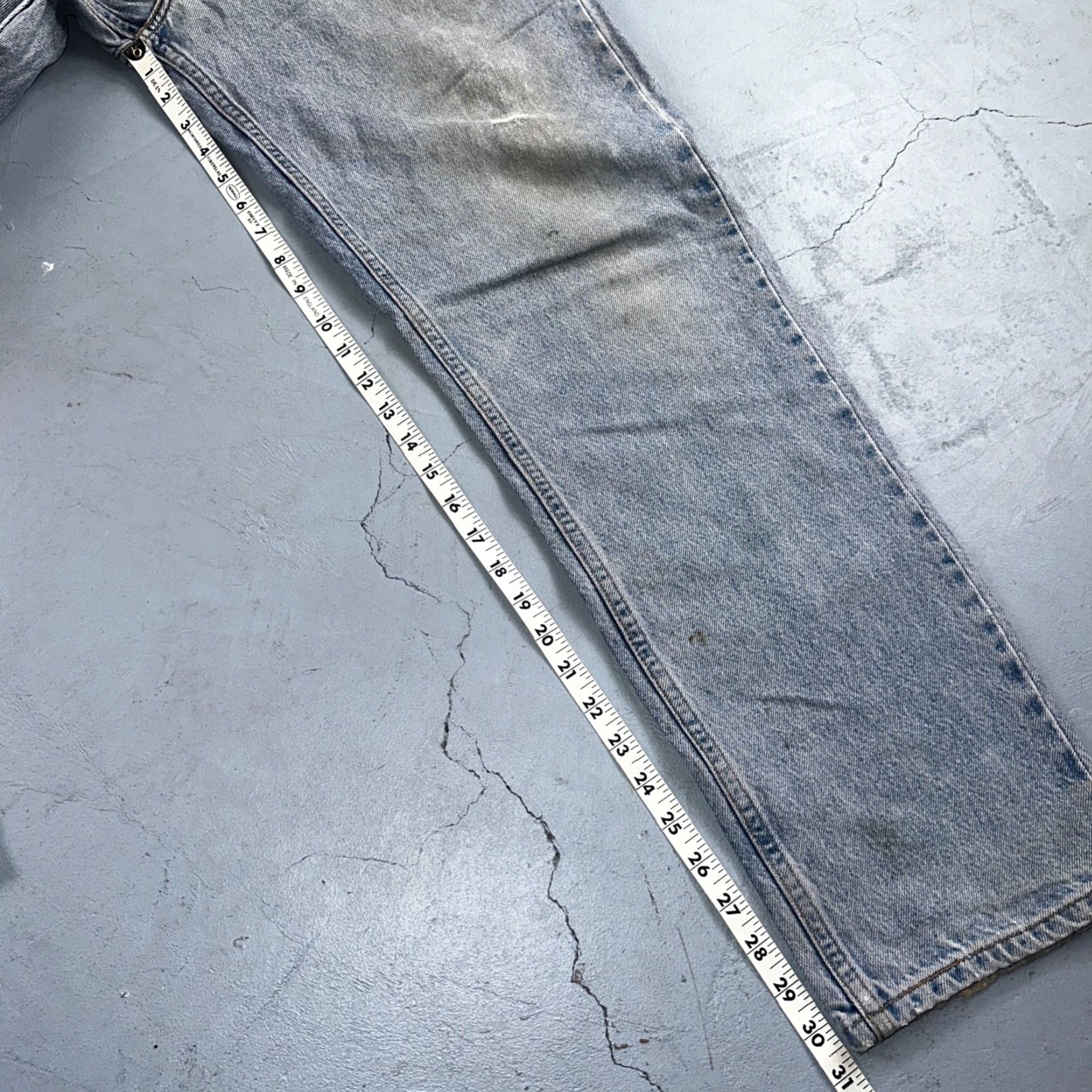 Levi's VINTAGE Levi's 505 Jeans Main Selling Point Levi's 505 Denim Jeans Men 38x32 Blue Light Wash 90s Orange Tab 36x30 True Fit Straight 505 Theme: 90s Size US 38 / EU 54 - 5 Thumbnail