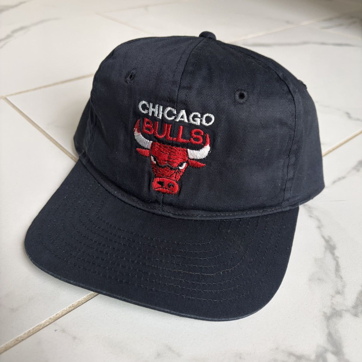 Vintage Vintage 1990s 90s Chicago Bulls SnapBack Hat Cap Black Red Size ONE SIZE - 2 Thumbnail