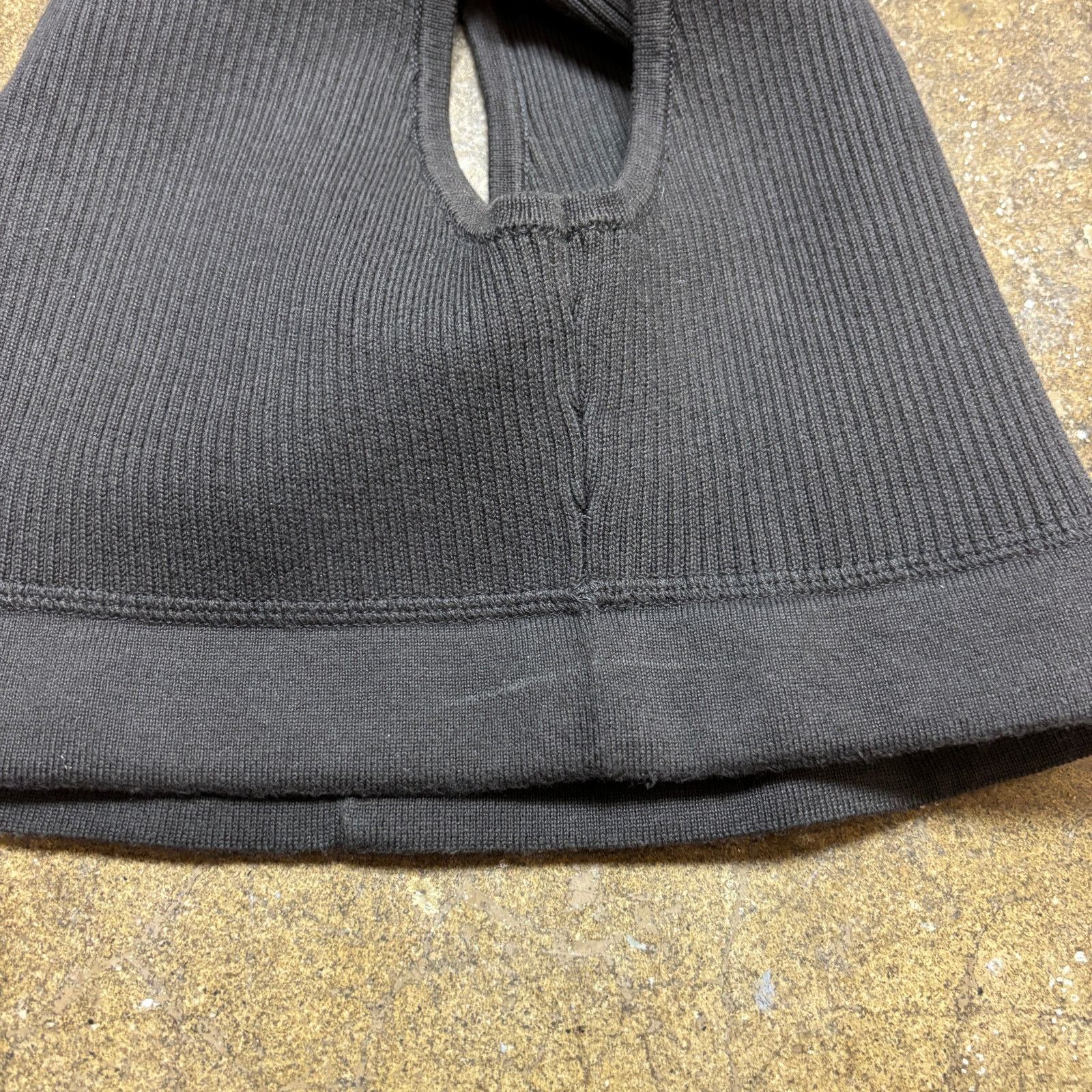 Essentials × Fear of God Fear of God Essentials Knit Rib Seal Sports Crop Tank Small Size S / US 4 / IT 40 - 9 Thumbnail
