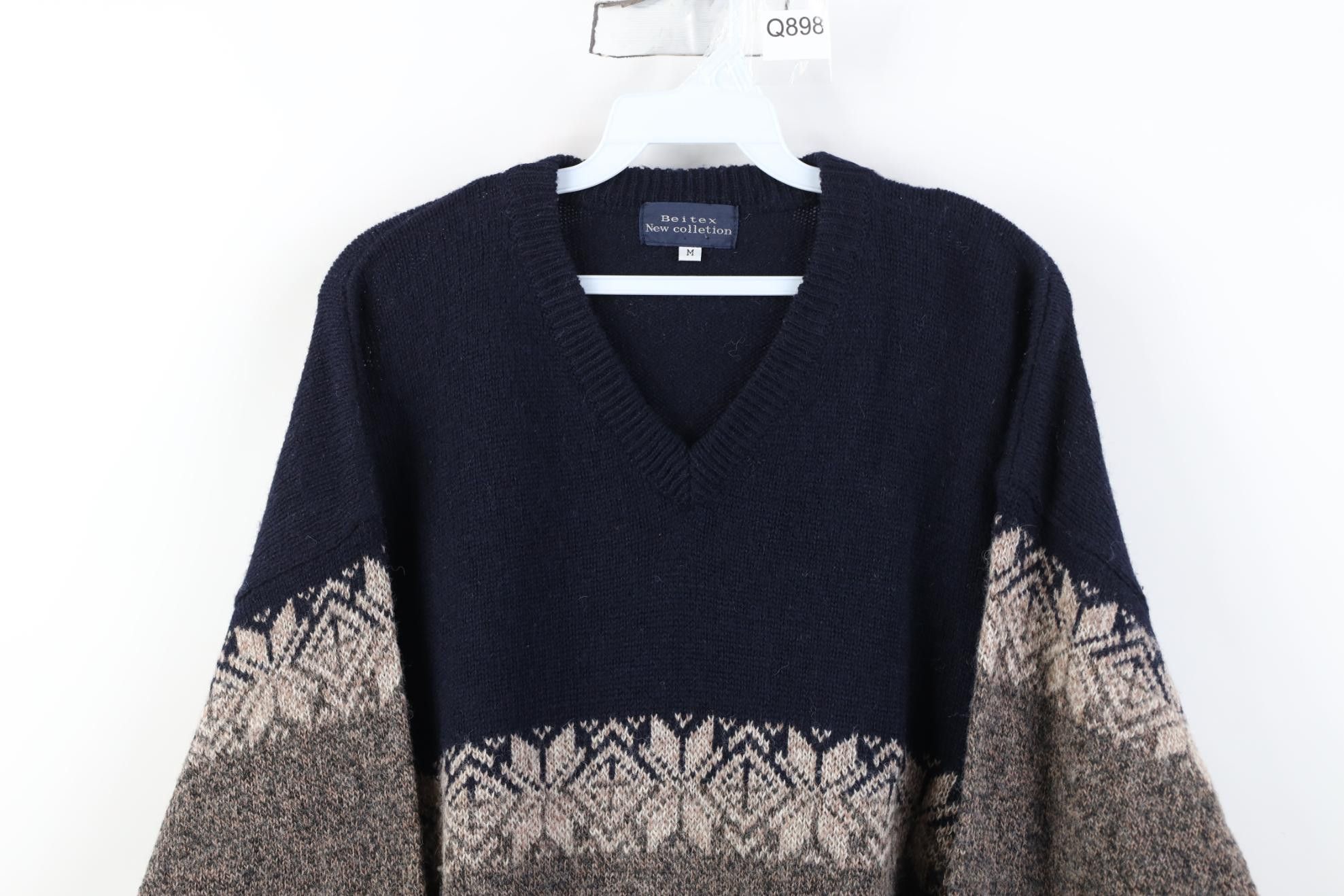 Vintage Vintage 90s Streetwear Snowflake Fair Isle V-Neck Sweater Size US M / EU 48-50 / 2 - 2 Thumbnail