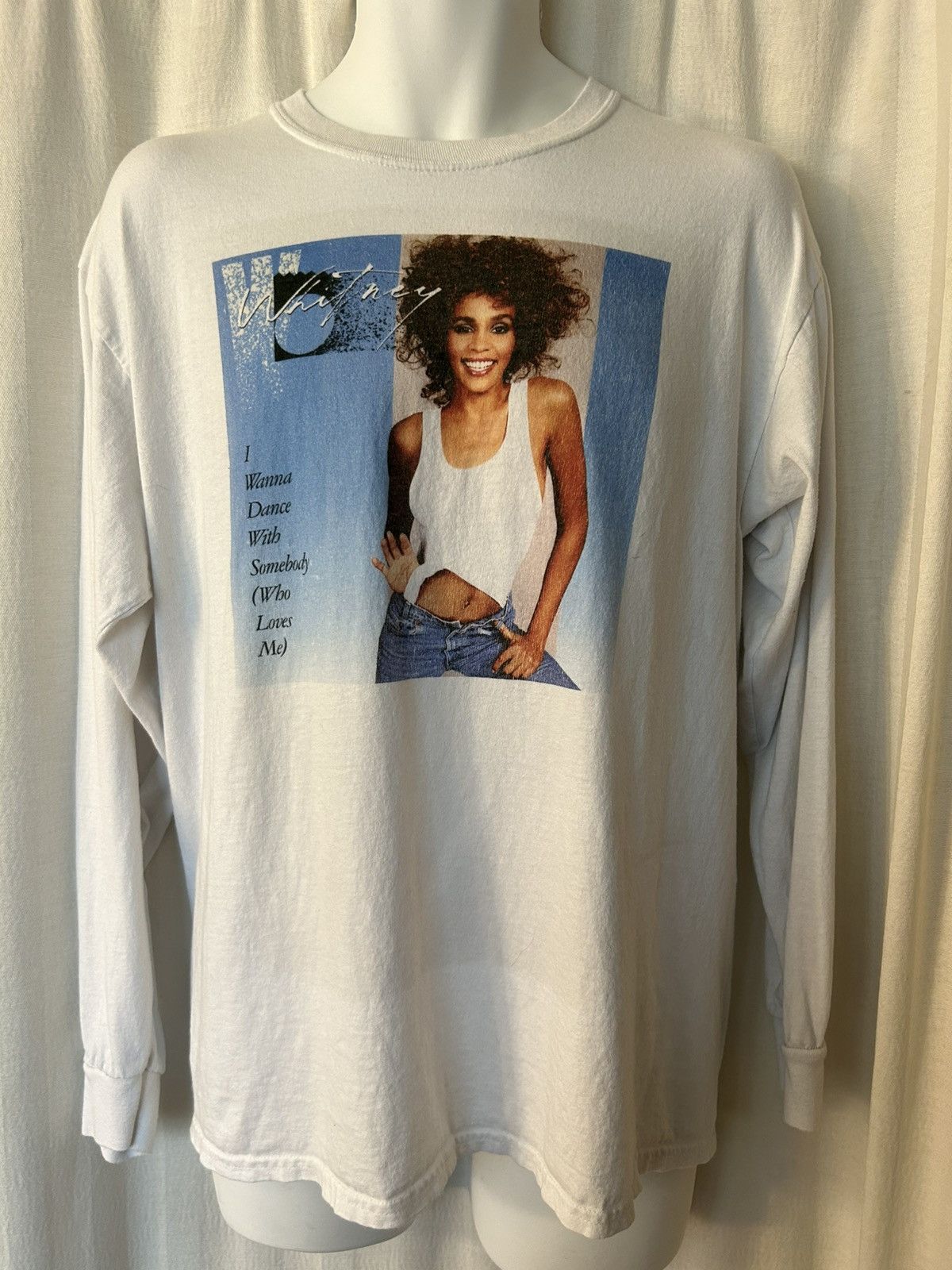Gildan Tee: whitney houston large i wanna dance lg long sleeve Size L / US 10 / IT 46 - 1 Thumbnail