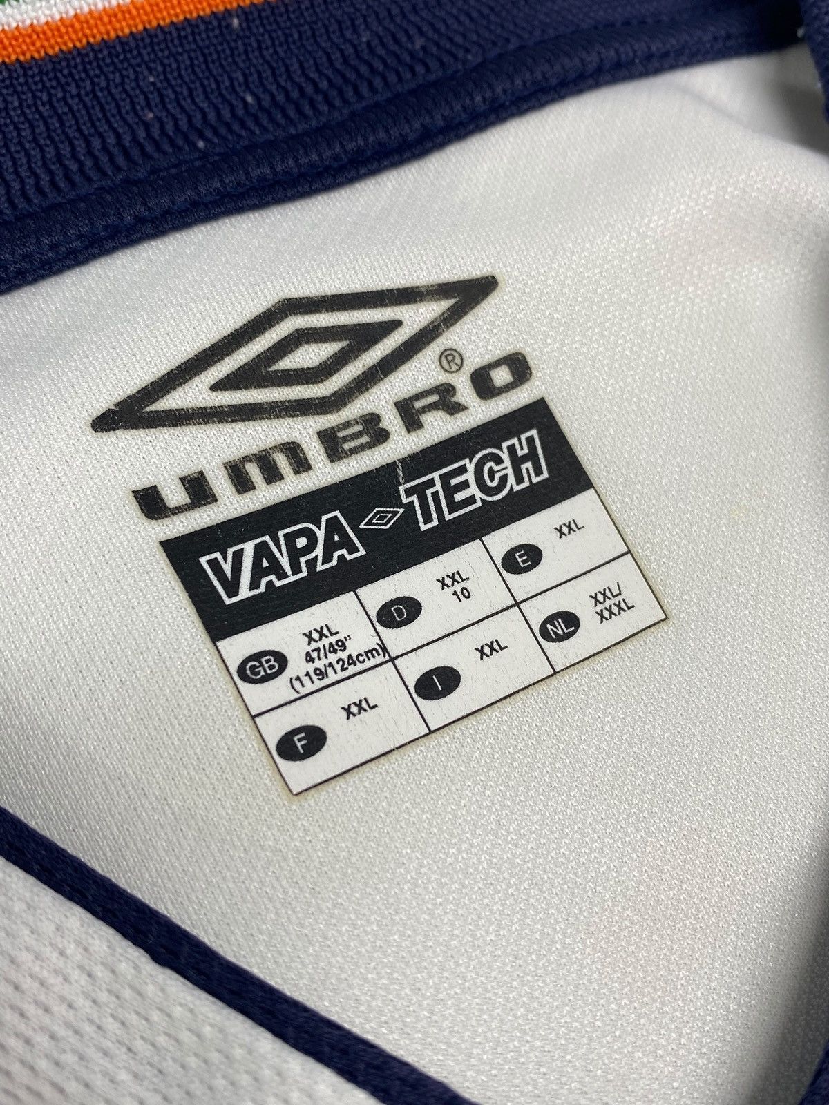 Umbro Vintage Ireland National Team 2002 Away Football Shirt Size US XL / EU 56 / 4 - 13 Thumbnail