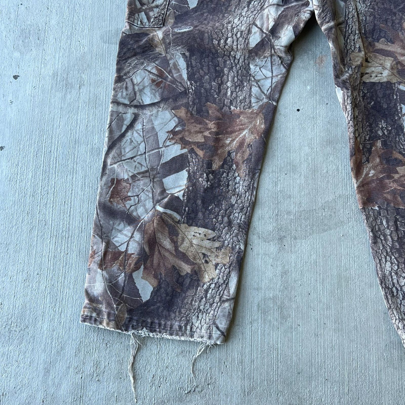 Carhartt × Vintage Carhartt realtree camo work wear carpenter pants Size US 35 - 13 Thumbnail