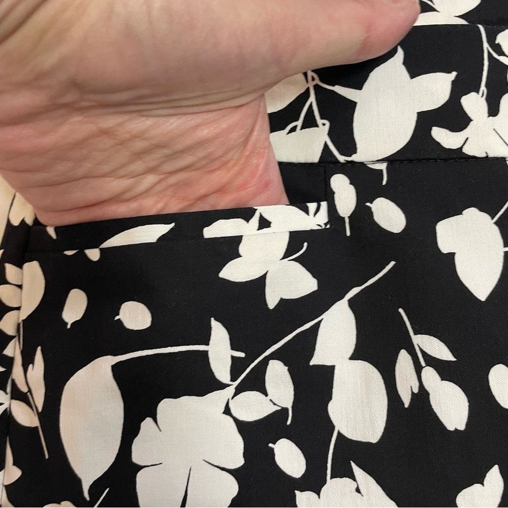 Chicos NWT New Chico's Brigitte Floral Slim Ankle Pants Size 0 US Size 27" / US 4 / IT 40 - 9 Thumbnail