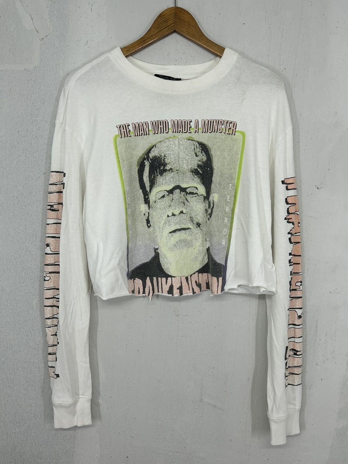 Band Tees Bershka Universal Studio X Frankenstein Crop Boxer Distress Size US M / EU 48-50 / 2 - 1 Thumbnail