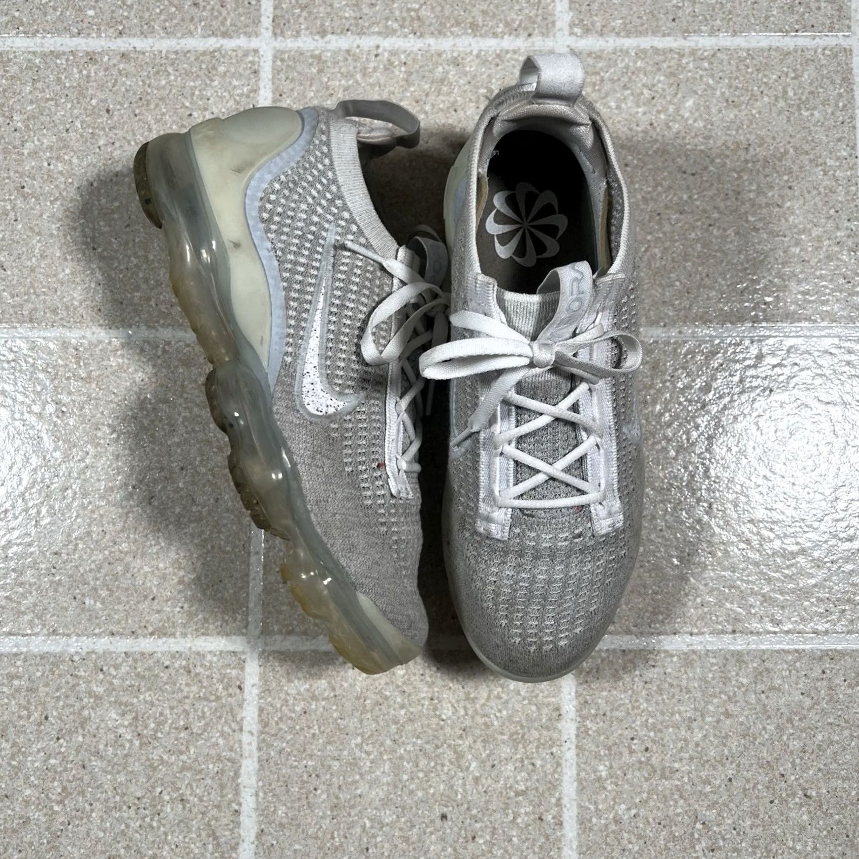 Nike Nike Air VaporMax Flyknit 2021 Sneakers Men 6 Silver Womens 7.5 Athletic-Vintage? Size US 6 / EU 39 - 2 Thumbnail
