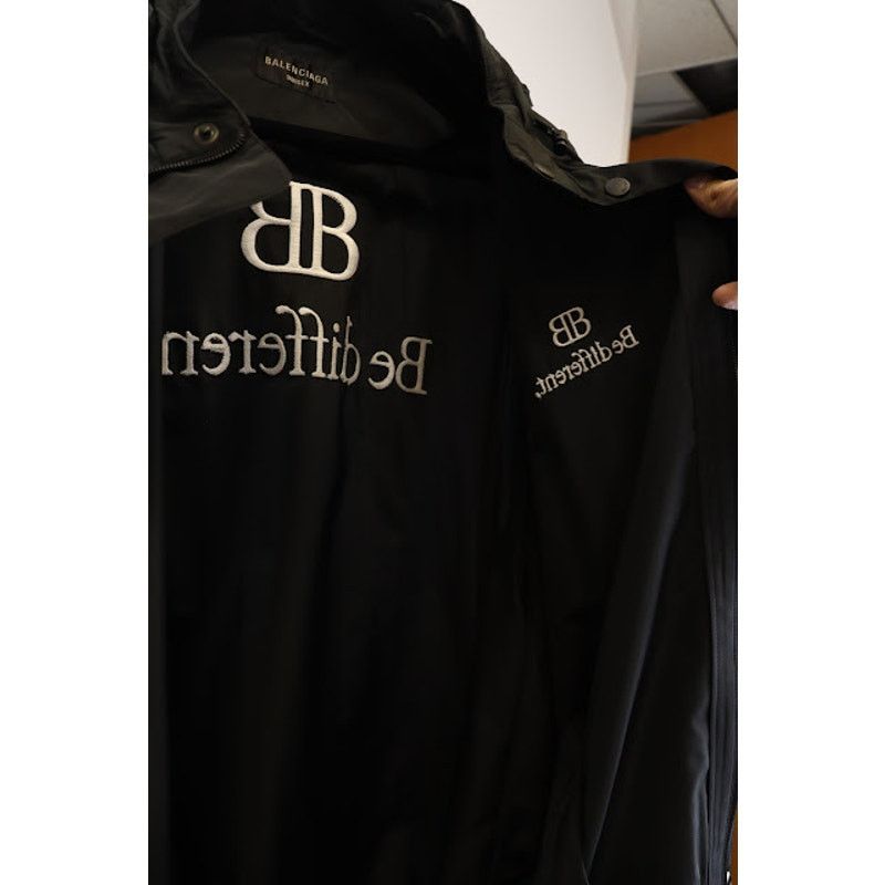 Balenciaga o1rshd1 BB Be Different Short Windbreaker in Black Size US XXL / EU 58 / 5 - 10 Thumbnail