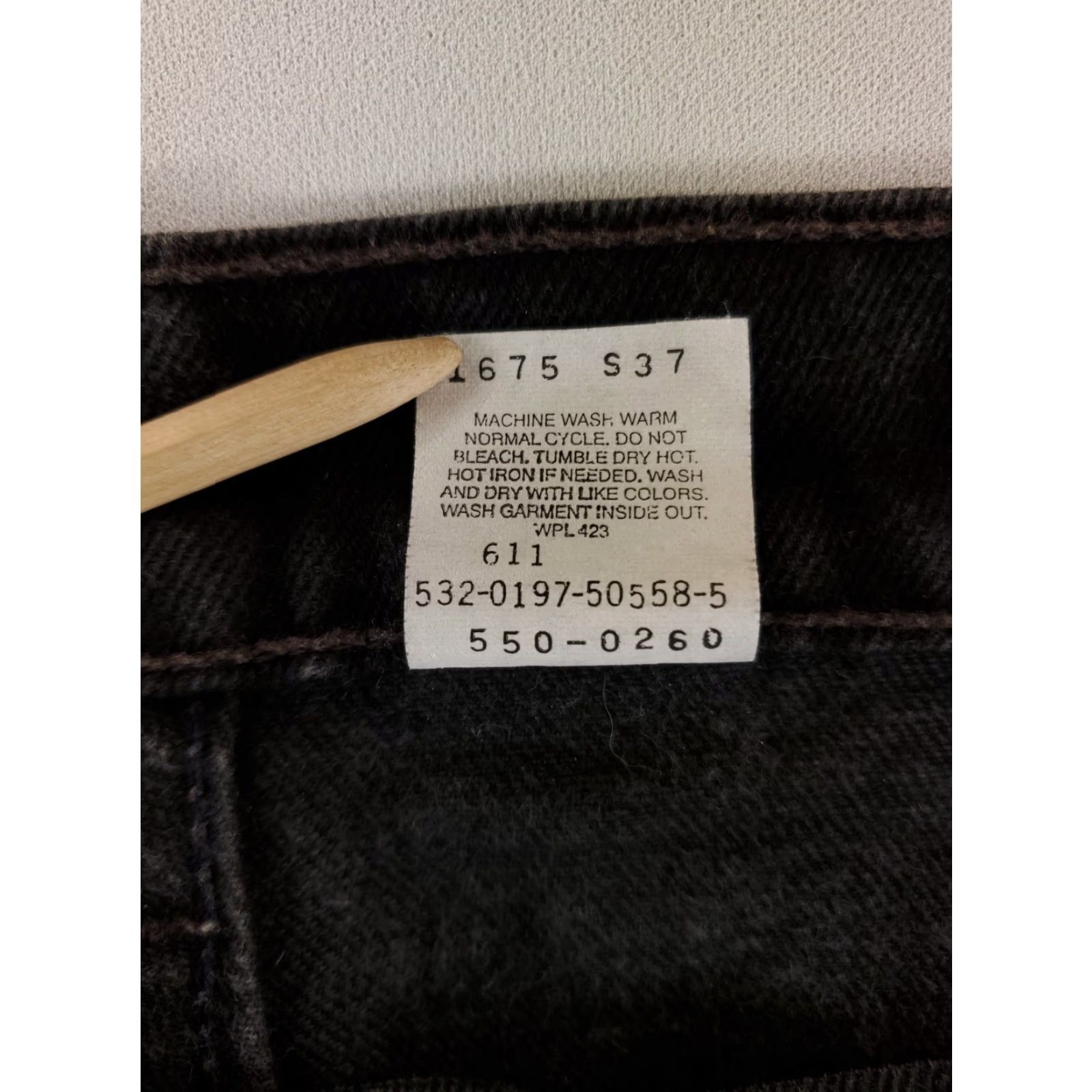 Levi's VINTAGE Levi's 550 Jeans Mens Black Made USA 37x32 Inseam 32 Tapered 90s VTG 38x32 Actual Size US 37 - 4 Thumbnail