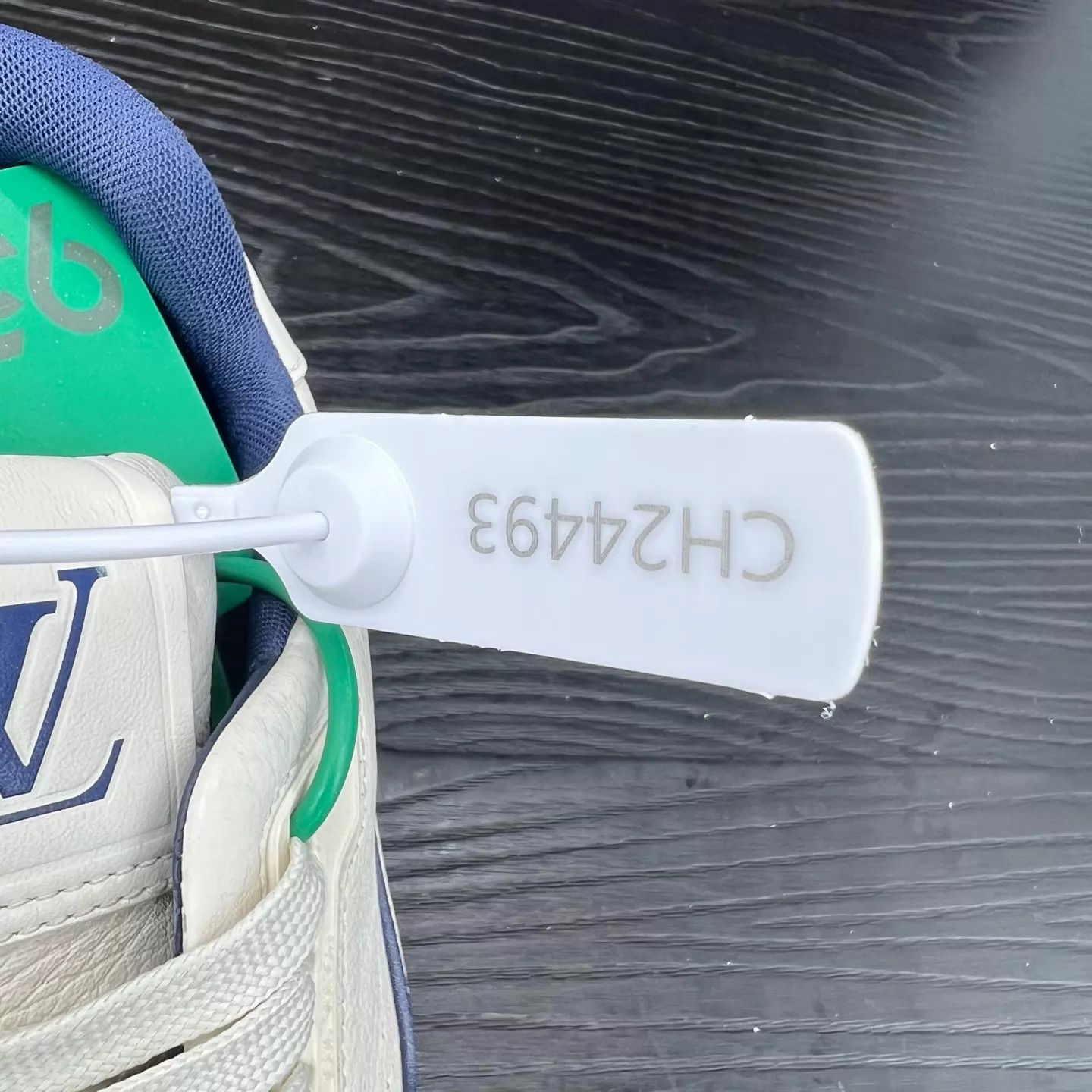Louis Vuitton LV Trainer White Blue 9 Near New Size US 10 / EU 43 - 9 Thumbnail