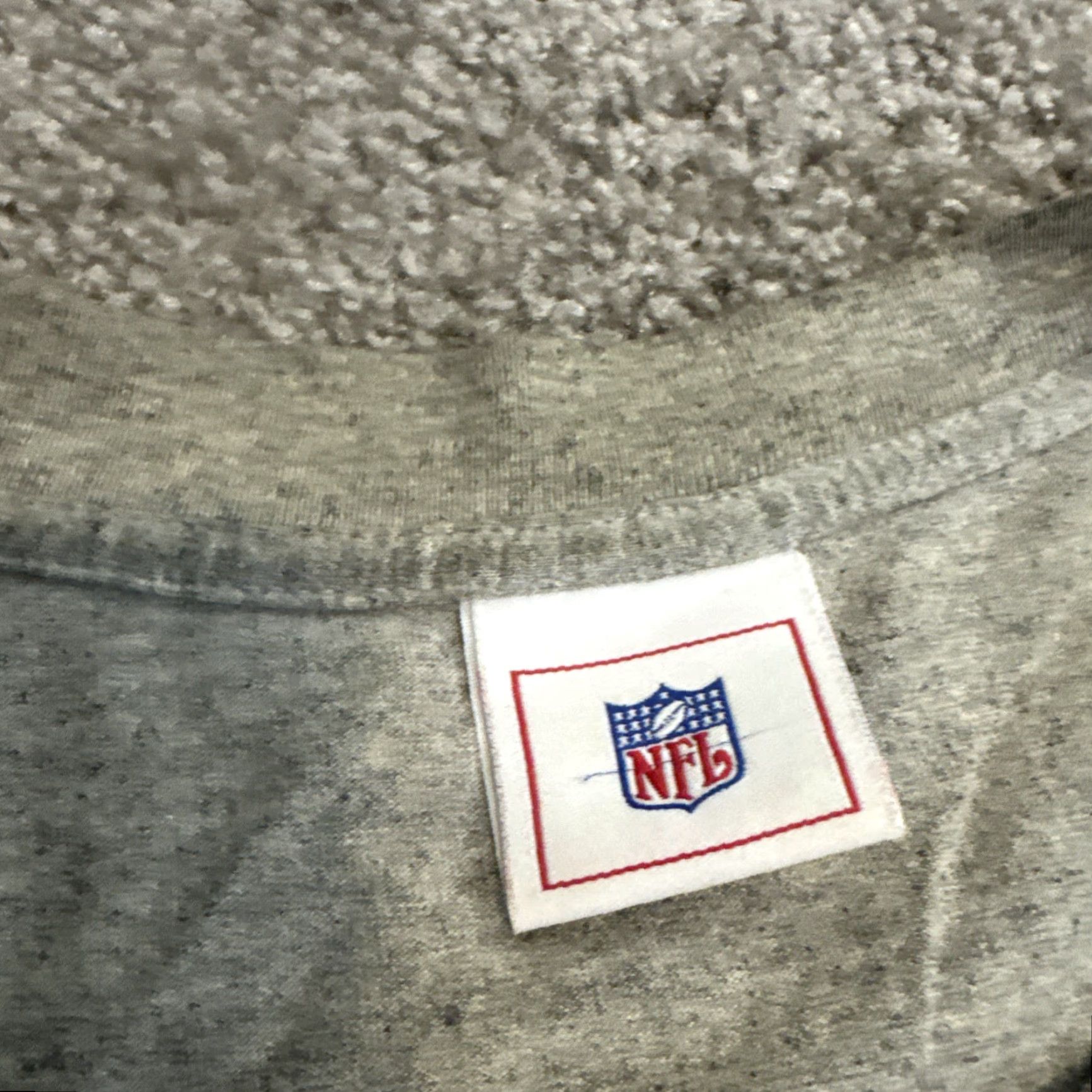 NFL VINTAGE Tampa Bay Buccaneers NFL Football T-Shirt XL Gray Men’s XL? Size US XL / EU 56 / 4 - 5 Thumbnail