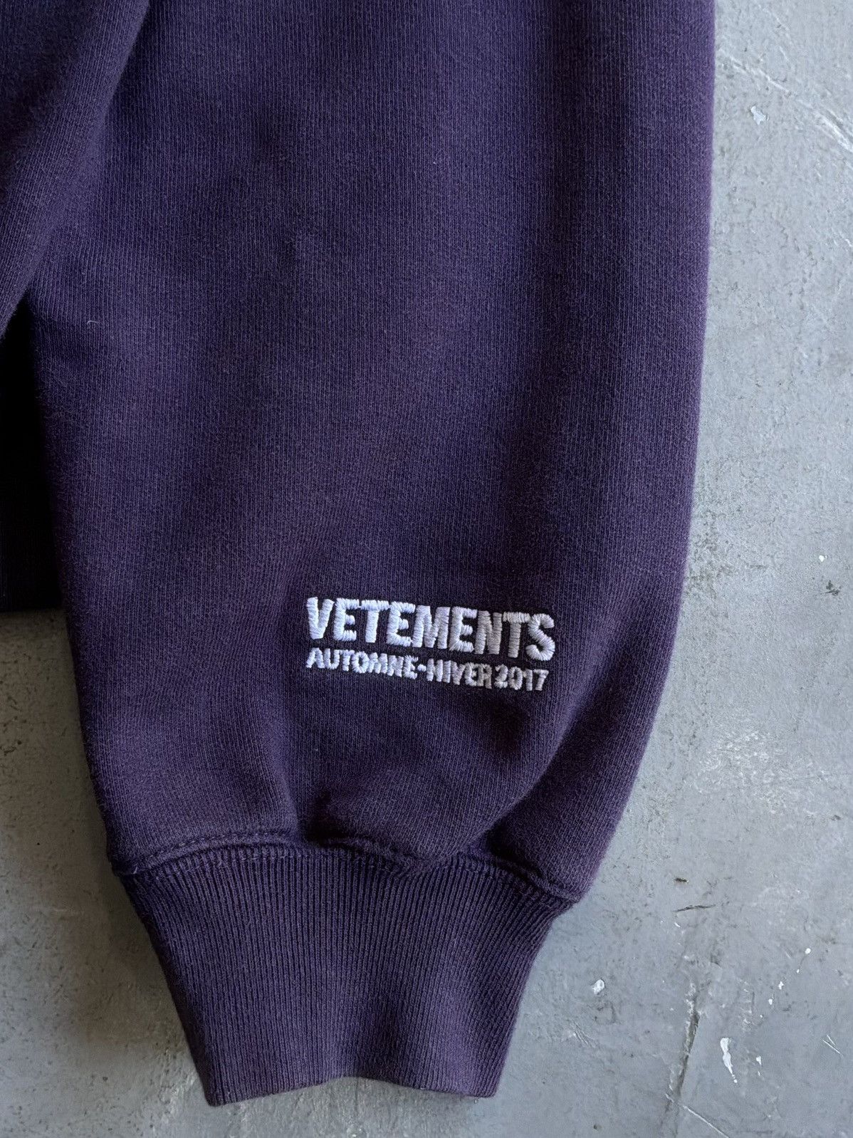 Vetements F/W17 Vetements - UNSKINNY - Crewneck Size US M / EU 48-50 / 2 - 8 Thumbnail