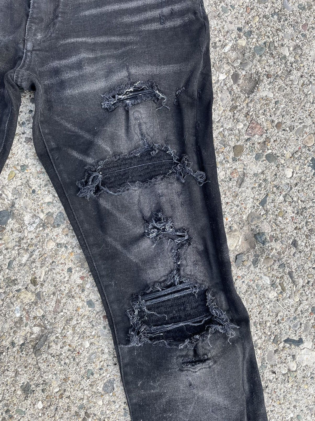 Amiri AMIRI BLACK DISTRESSED DENIM Size US 30 / EU 46 - 2 Thumbnail