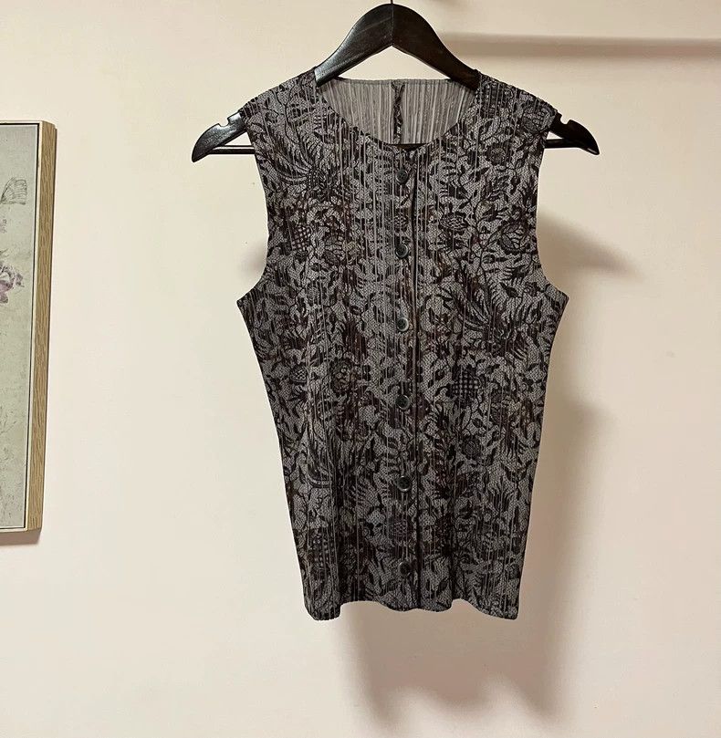 Issey Miyake Issey Miyake size:3 Black and grey pleated vest with phoen Size M / US 6-8 / IT 42-44 - 2 Thumbnail