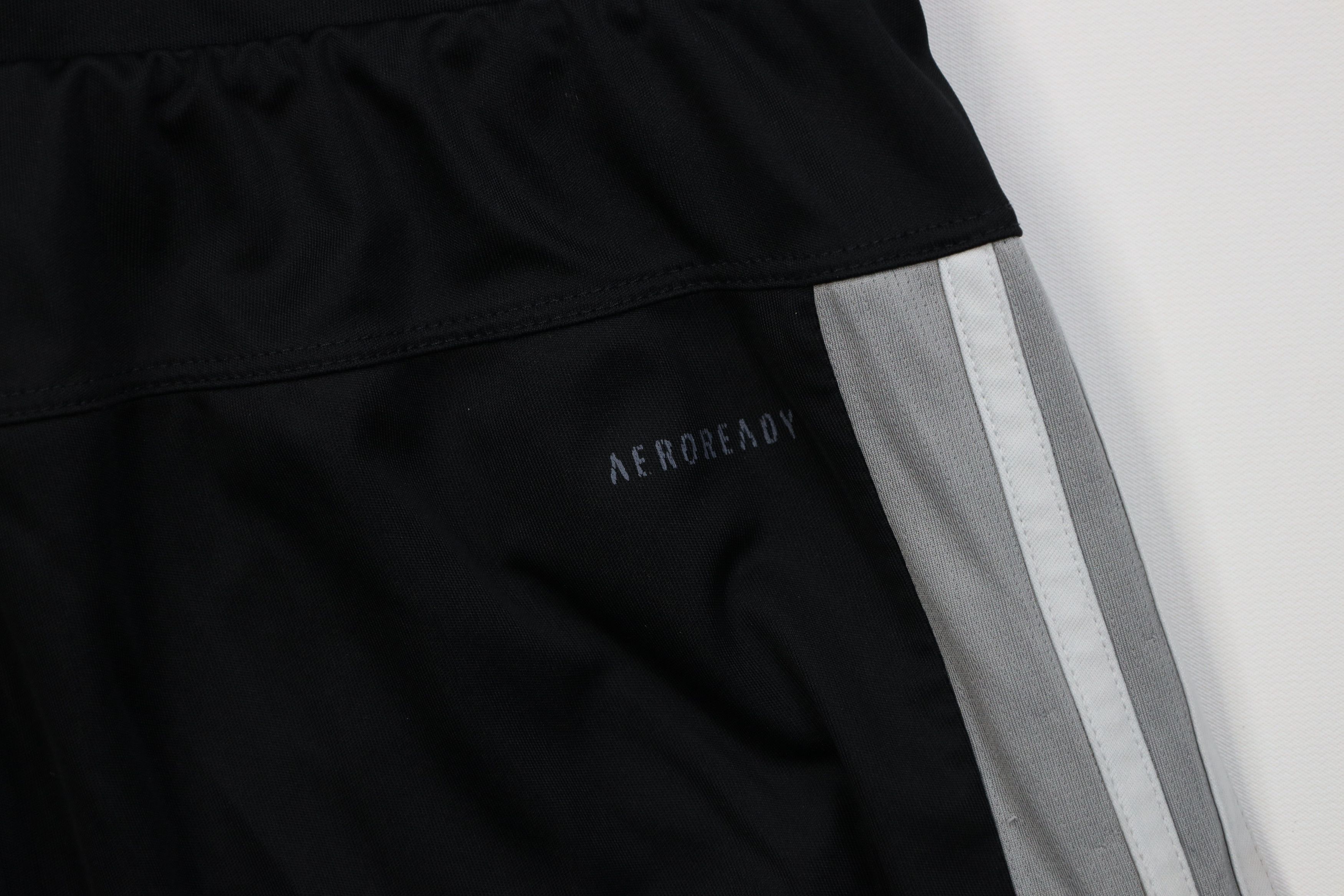Adidas Y2K Adidas Spell Striped Running Jogging Soccer Shorts Black Size US 32 / EU 48 - 11 Thumbnail
