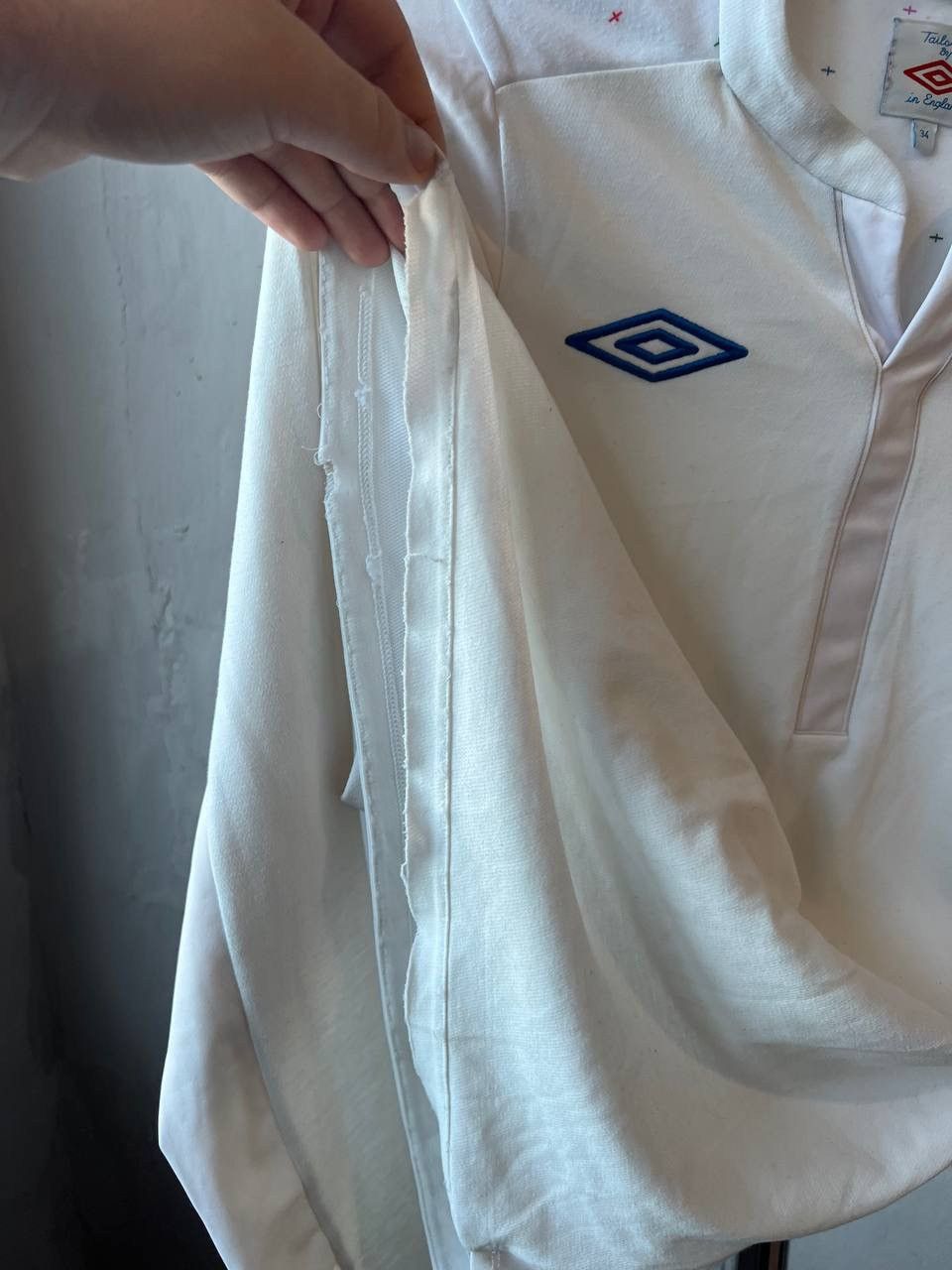 Umbro 2010/11 ENGLAND TEAM HOME SOCCER JERSEY FOOTBALL SHIRT SZ S Size US S / EU 44-46 / 1 - 8 Thumbnail