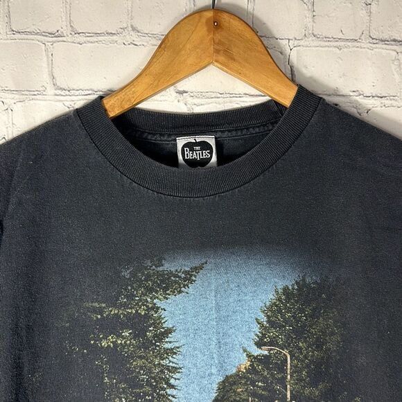 Vintage Vintage 2005 Beatles Abbey Road Men’s Size M Medium Black T- Size US M / EU 48-50 / 2 - 3 Thumbnail