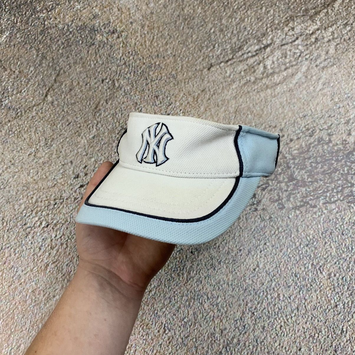 New York Yankees New York Yankees y2k Cap Size ONE SIZE - 1 Thumbnail