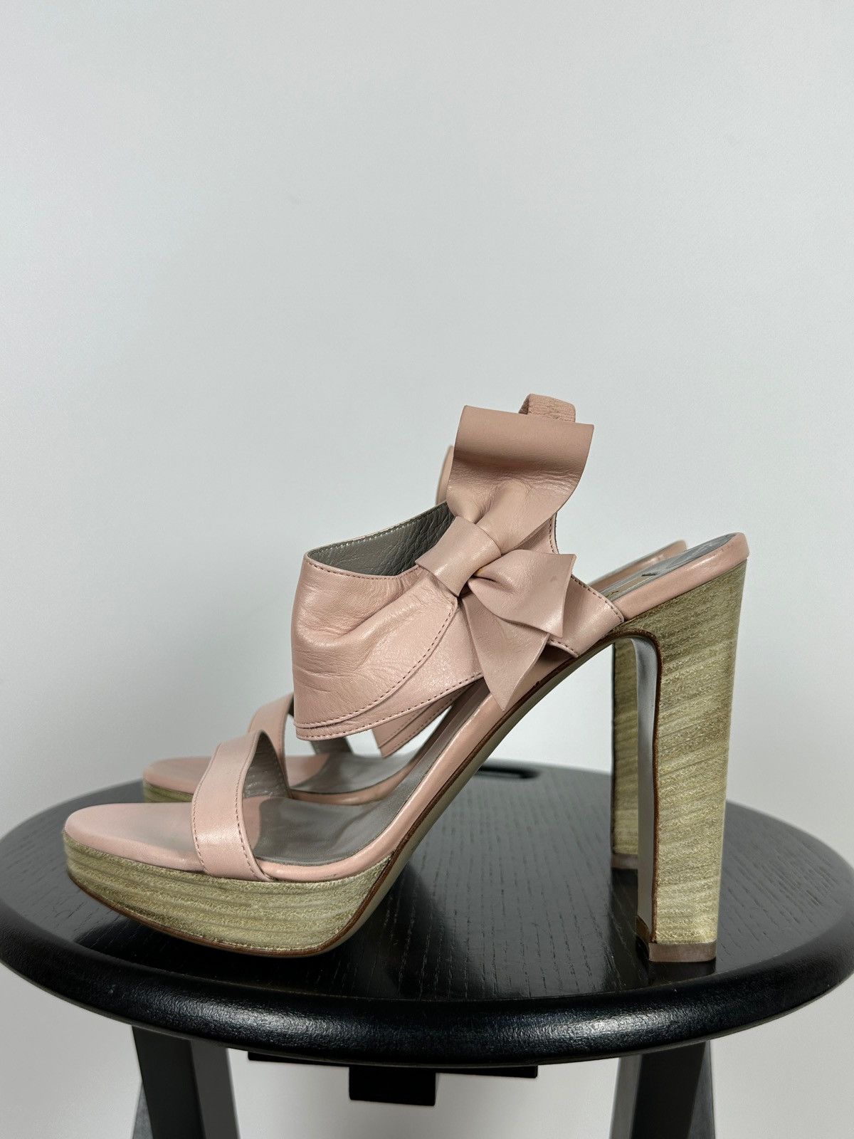 Valentino Valentino Garavani Pink Leather Bow Heel Sandals Platform Size US 7.5 / IT 37.5 - 2 Thumbnail