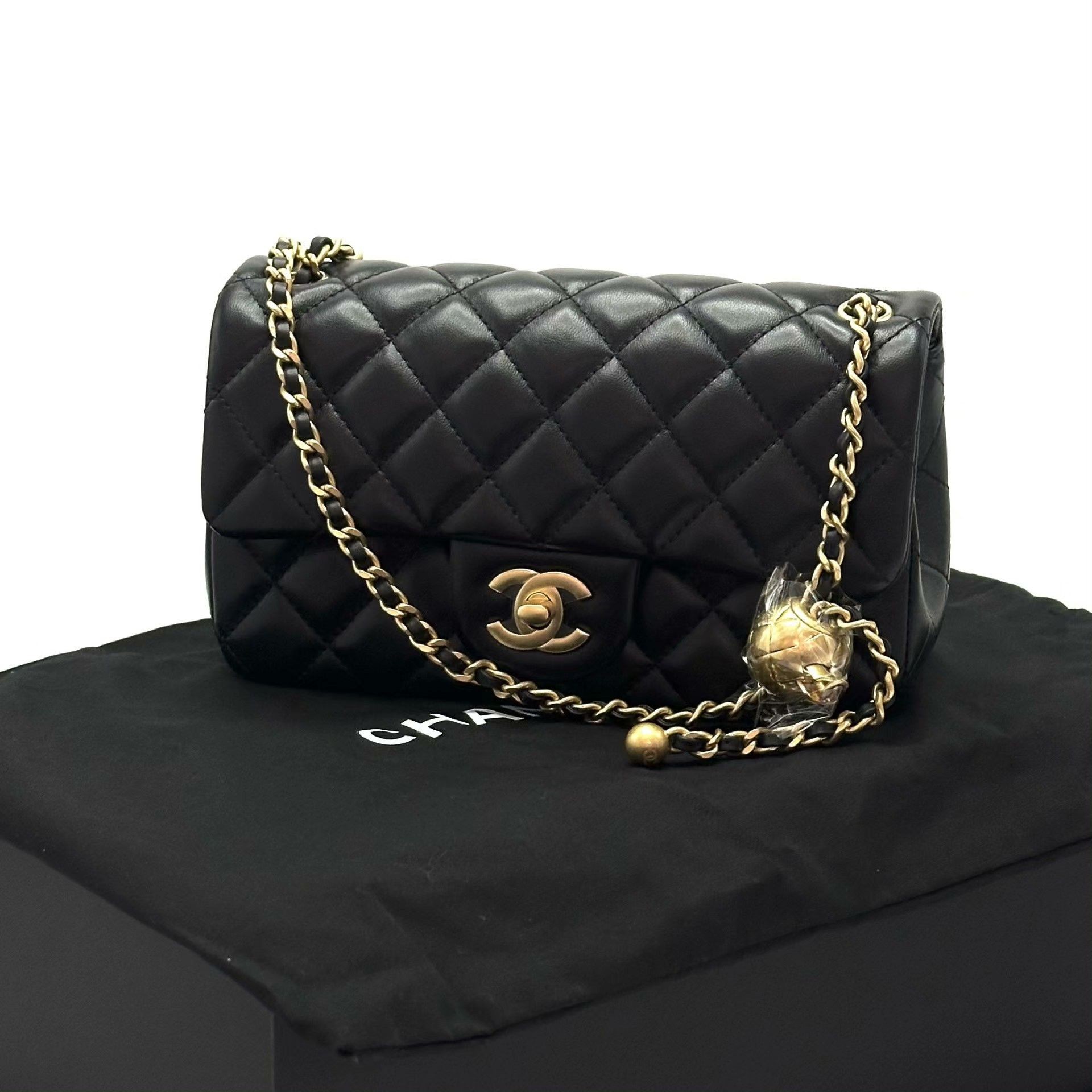 Chanel Pre-loved Bag Very good condition Size ONE SIZE - 1 Thumbnail