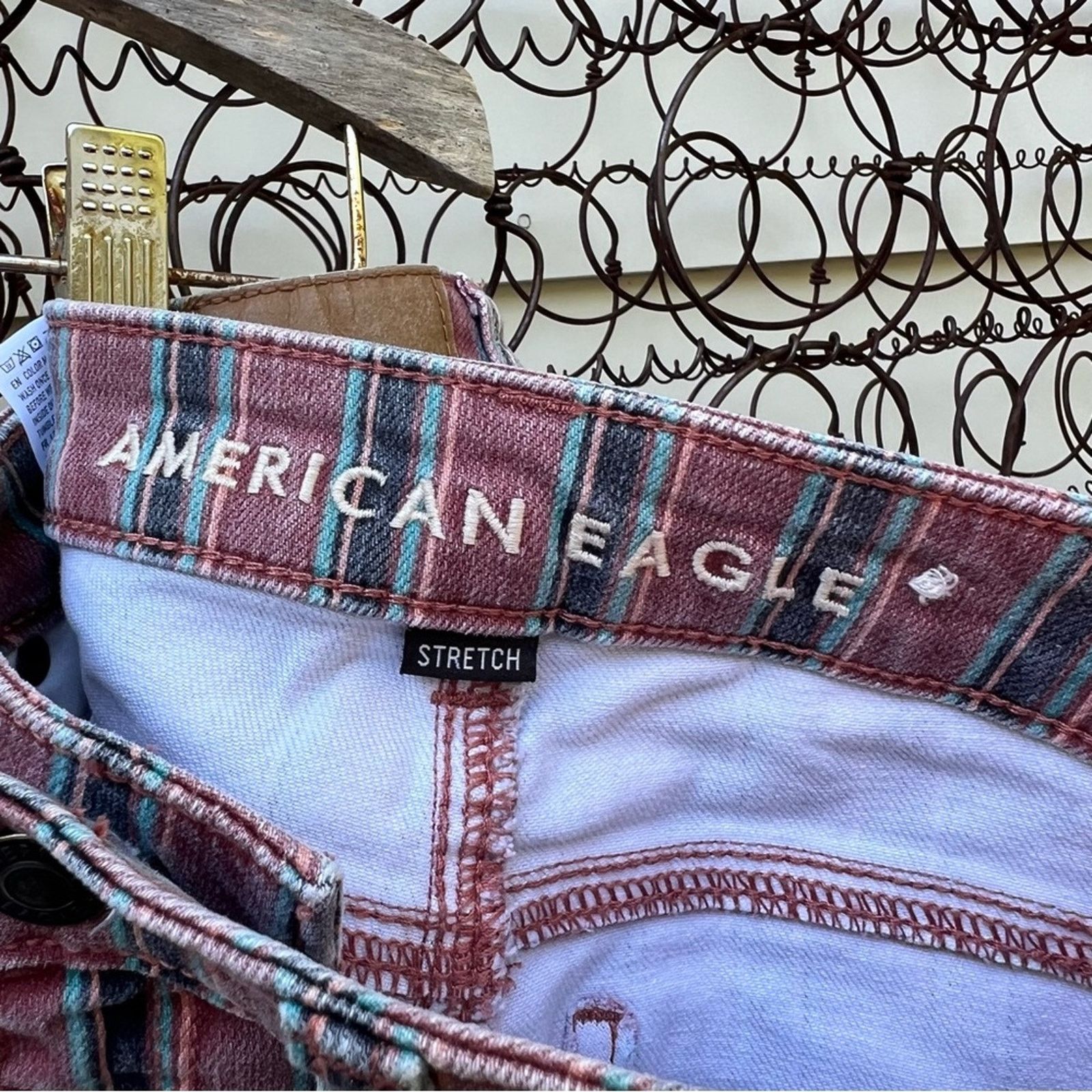 American Eagle Outfitters American Eagle Mom Jean Stretch Red Blue Railroad Stripe Size 25" / US 0 / IT 36 - 3 Thumbnail