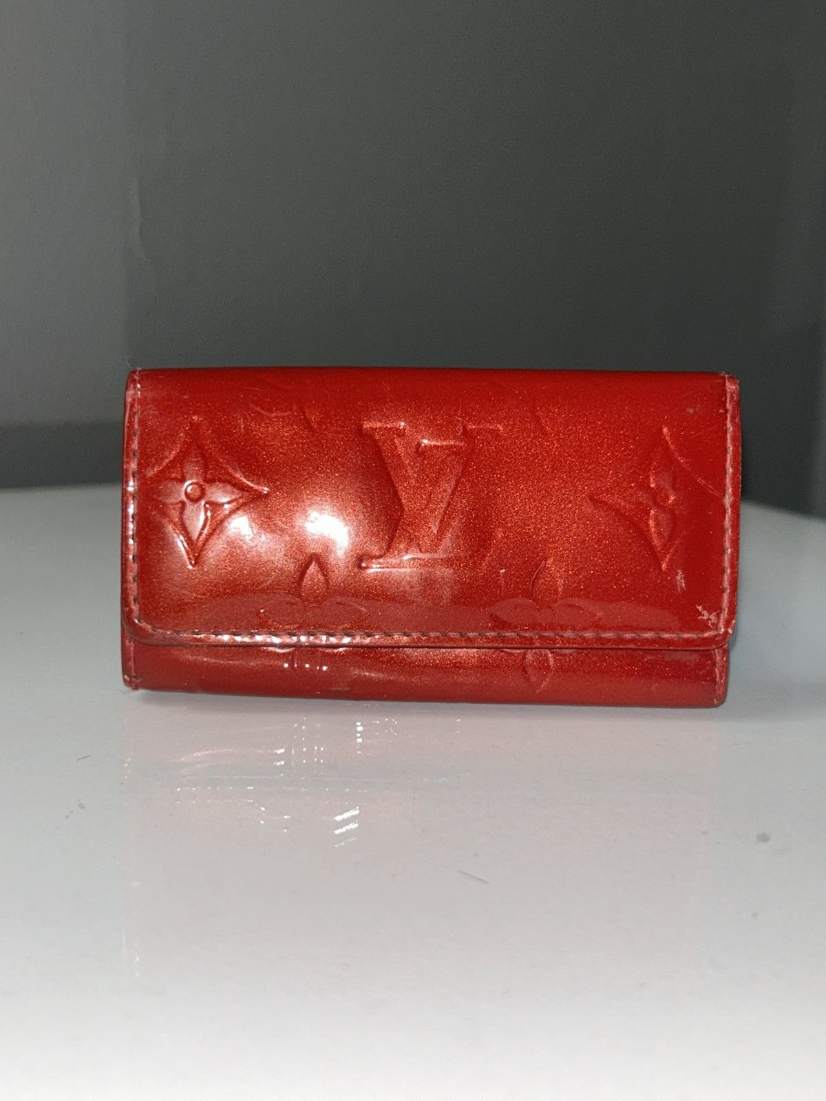 Louis Vuitton Louis Vuitton Red Vernis Leather Key Holder CA0098 Size ONE SIZE - 1 Thumbnail