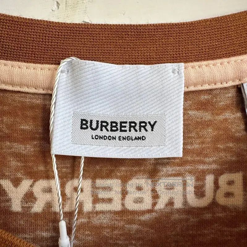 Burberry Burberry Women's Brown Cotton T-Shirt. Size L / US 10 / IT 46 - 4 Thumbnail