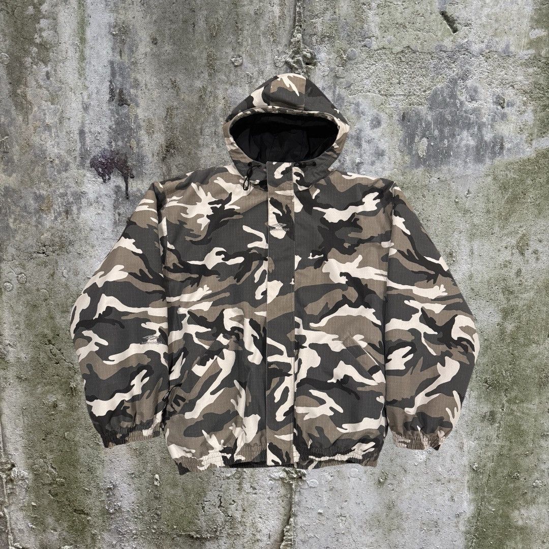 Balenciaga Balenciaga Snow Camo Ski Wear Parka Size US L / EU 52-54 / 3 - 1 Thumbnail