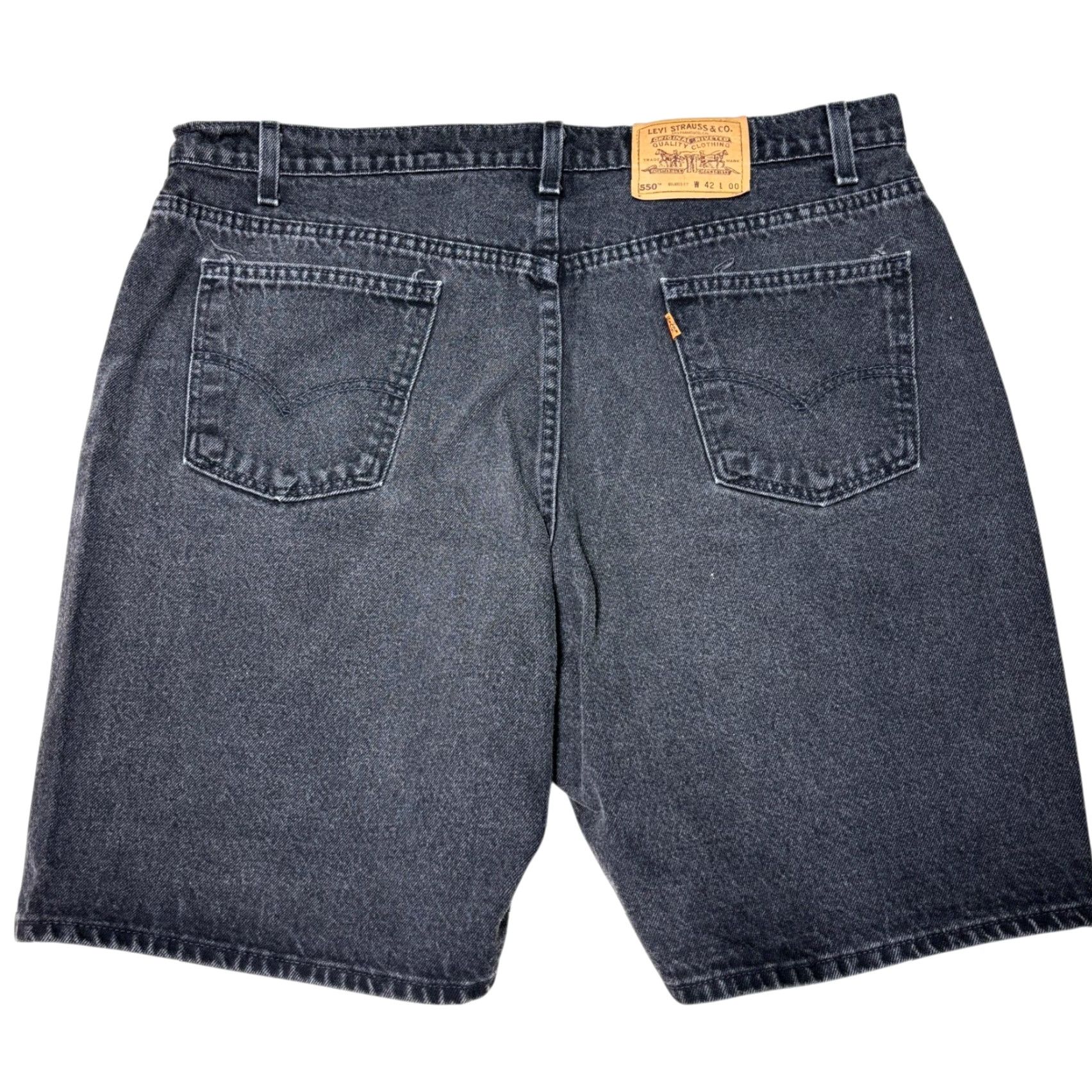 Levi's VINTAGE Levi's 550 Relaxed Fit Black Denim Shorts Bermuda Men 42 Charcoal Wash Pockets Casual Streetwear 90s Womens Mens Boys Girls Size US 42 / EU 58 - 7 Thumbnail