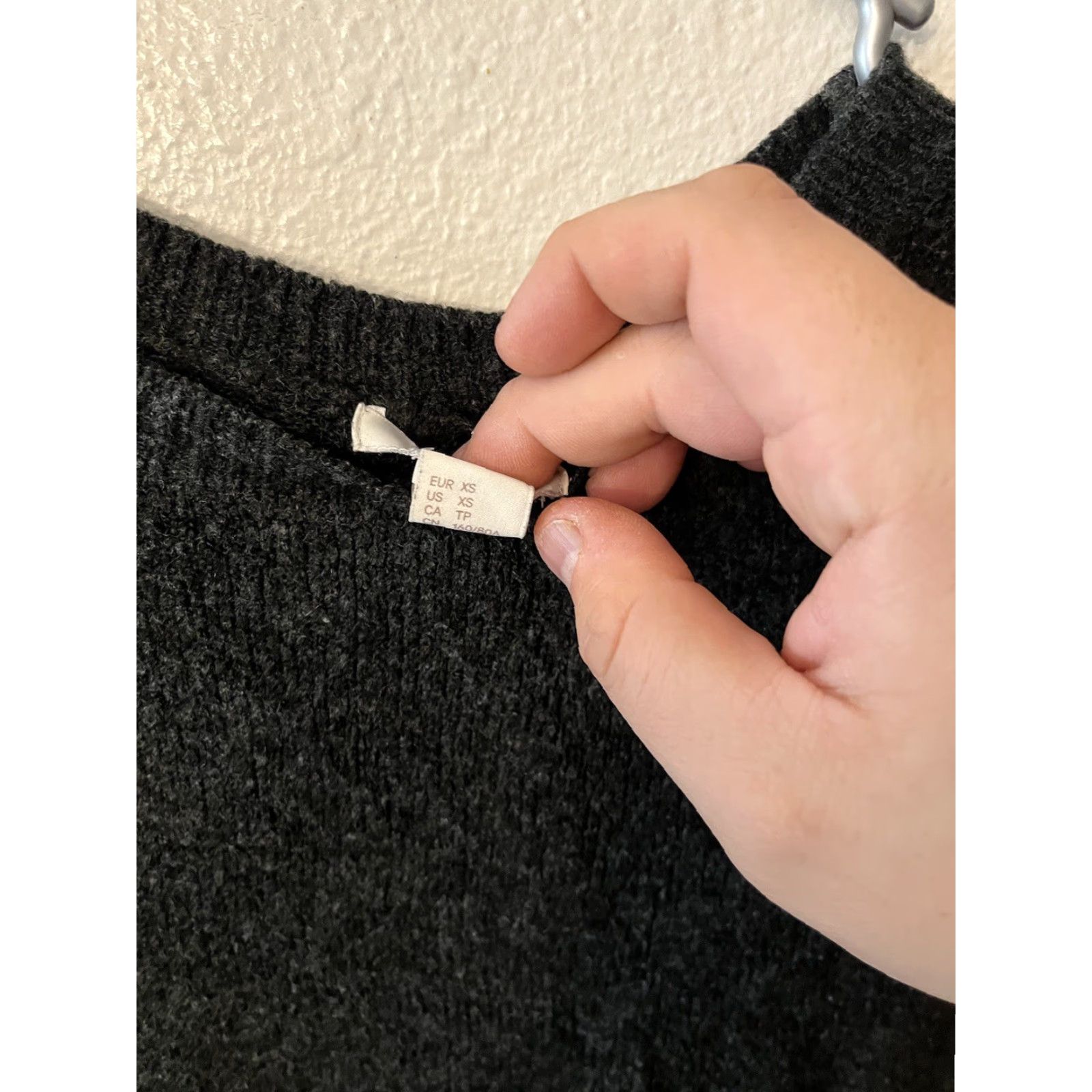 H&M H&M Womens Pullover Sweater Gray Long Sleeve Crew Neck XS Acrylic Blend Solid Knit Size XS / US 0-2 / IT 36-38 - 2 Thumbnail