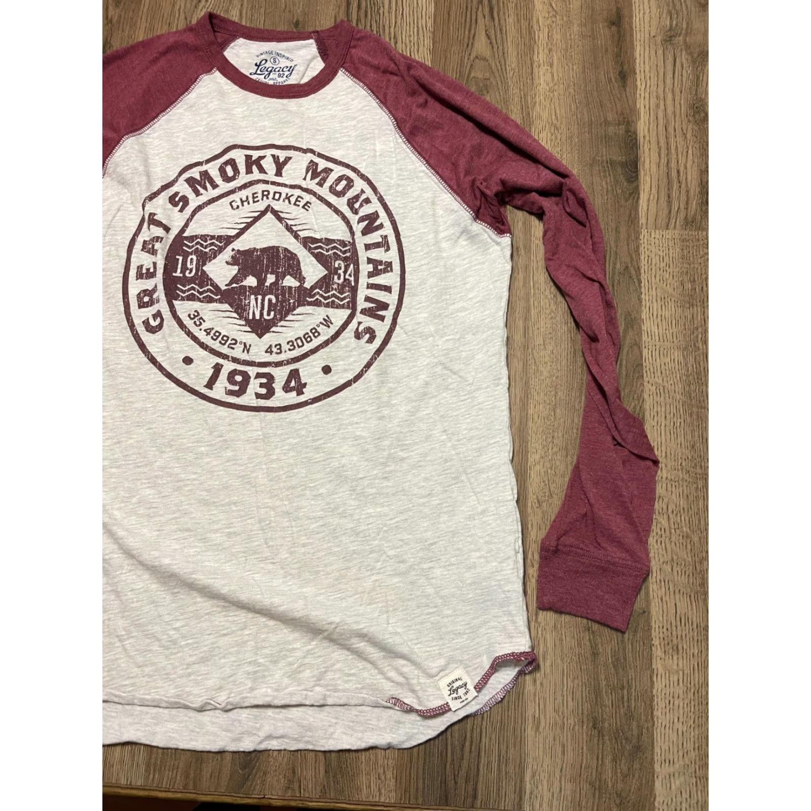 Our Legacy Legacy Shirt Women's Small, Long Sleeve, White Red, Regular Fit, Great Smokey Mountain, Vintage? No, Casual, 90s? (actually not a 90s) Size S / US 4 / IT 40 - 4 Thumbnail