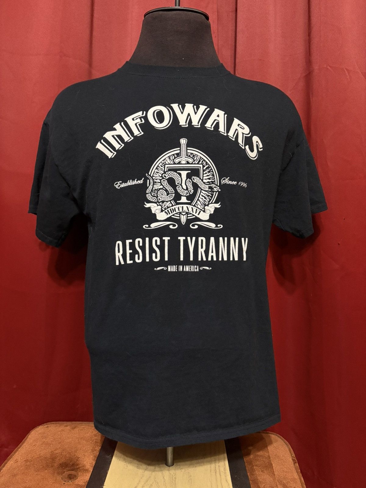 Vintage Vintage Info Wars Tshirt Y2K Alex Jones Conspiracy Tee Grail Size US L / EU 52-54 / 3 - 2 Thumbnail