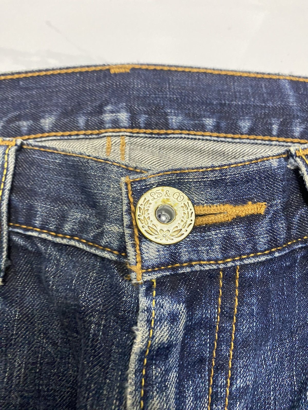 Levi's VINTAGE LEVIS 502 DISTRESSED DENIM JEANS Size US 34 / EU 50 - 9 Thumbnail