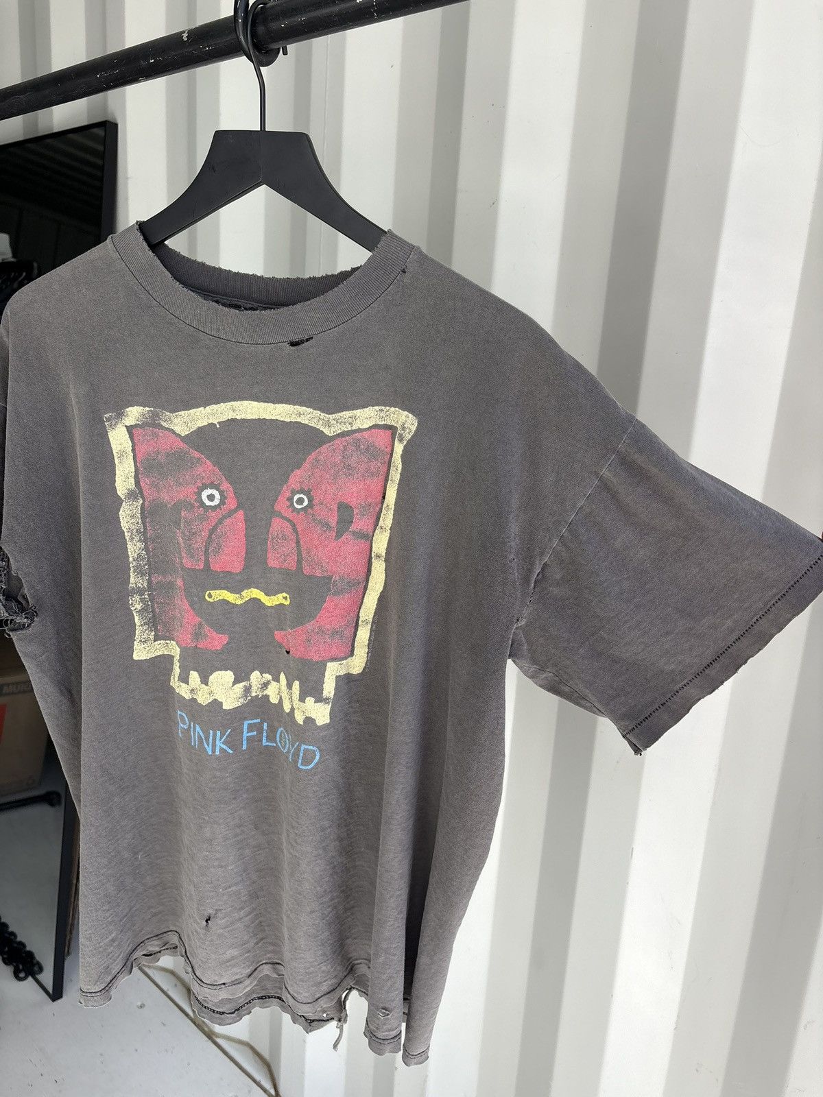 Band Tees Vintage Pink Floyd Shirt Faded Distressed Grunge Band Thrash Size US XL / EU 56 / 4 - 2 Thumbnail