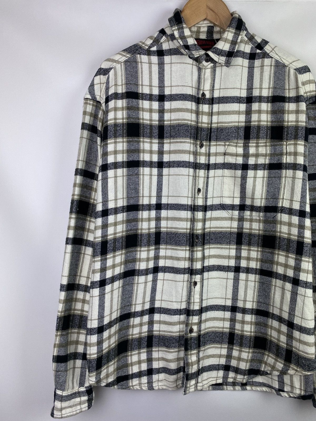 Death Row Records Death Row Records men’s flannel long sleeve shirt size M Size US M / EU 48-50 / 2 - 2 Thumbnail