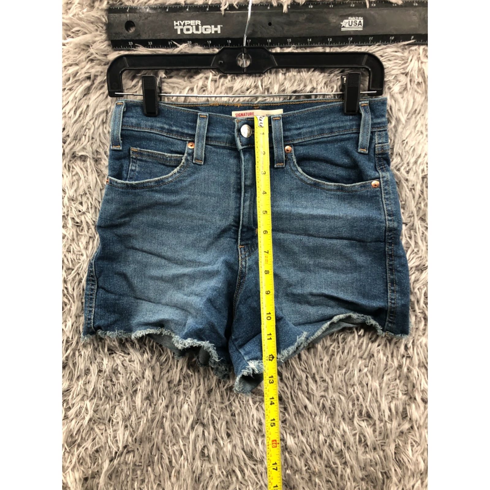 Levi's VINTAGE Levi's Hi-Rise Shorts Womens Size 4 Medium Wash Blue Raw Hem Size 27" / US 4 / IT 40 - 3 Thumbnail