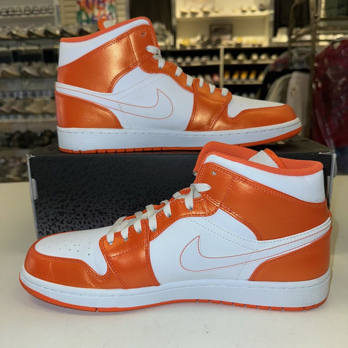 Jordan Brand × Nike Size 12 - Air Jordan 1 SE Mid Electro Orange DM3531-800 Size US 12 / EU 45 - 2 Thumbnail
