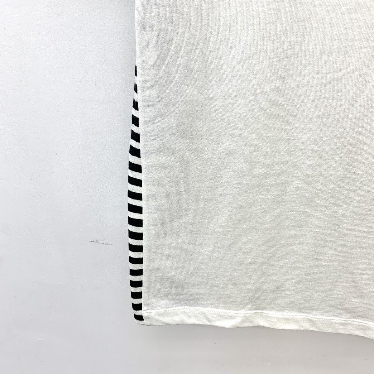 Louis Vuitton Louis Vuitton Logo Letter Flocked Short Sleeve T-shirt K26WX Size M / US 6-8 / IT 42-44 - 4 Thumbnail